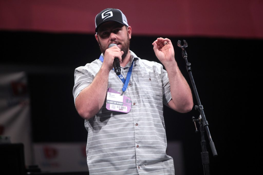 Shay Carl on stage